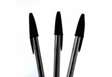 Savez-vous pourquoi il y a toujours un trou dans les capuchons des bics?