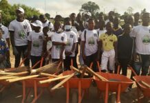 Journée de planting et de salubrité du groupement des futures élites de Béoumi